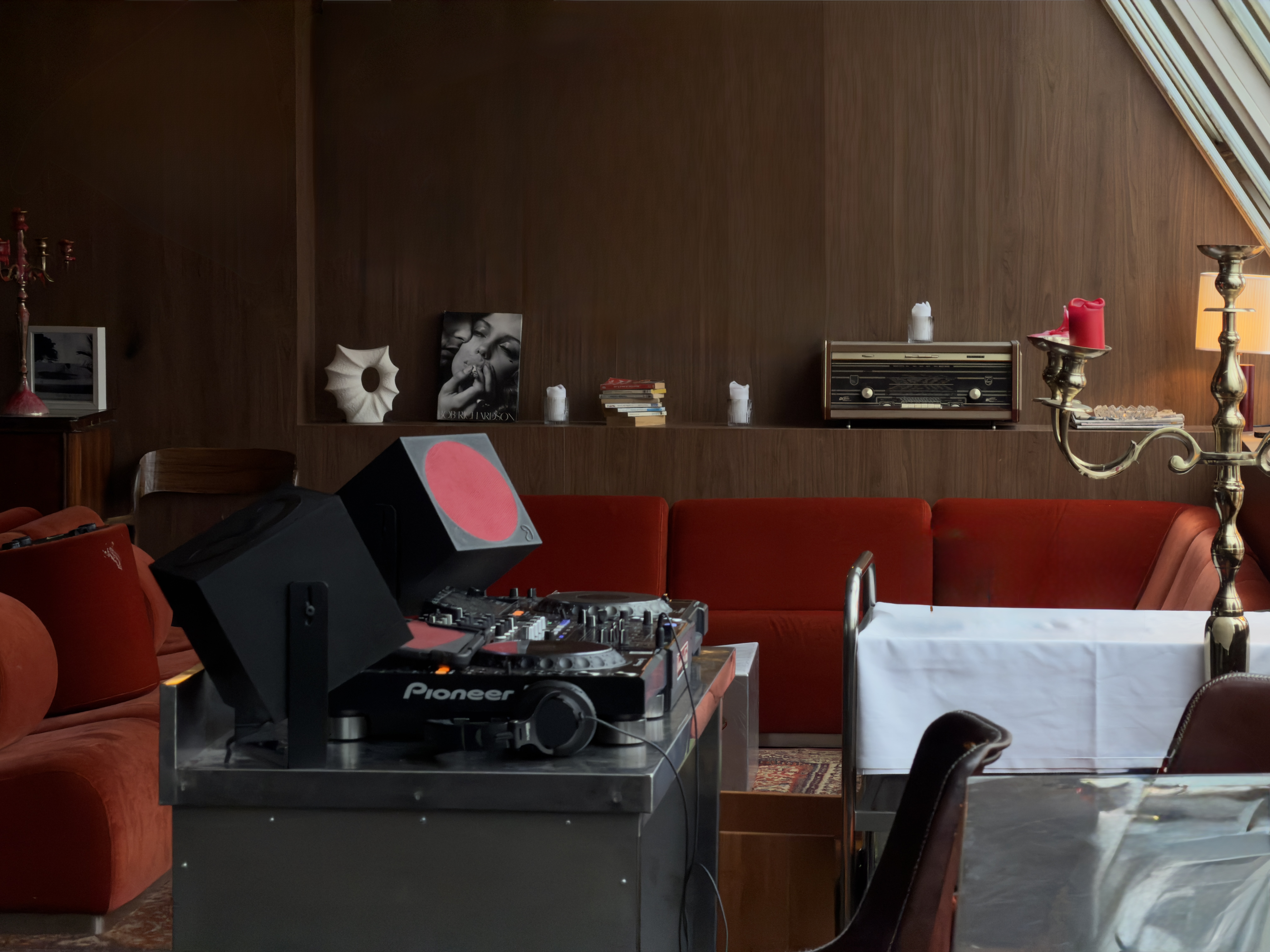 AGOGO speaker installation at Dimora